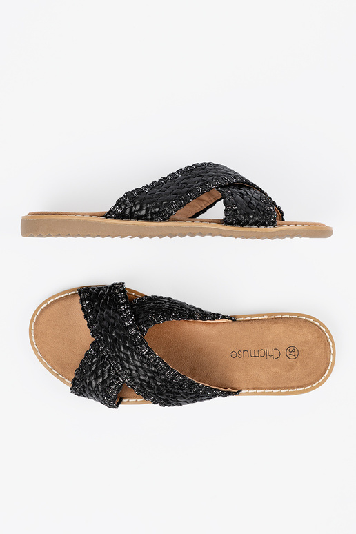 Čierne dámske šľapky s vzormi