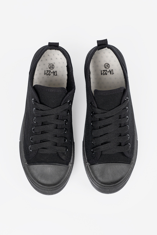 Pohodlné čierne topánky s nízkym zvrškom