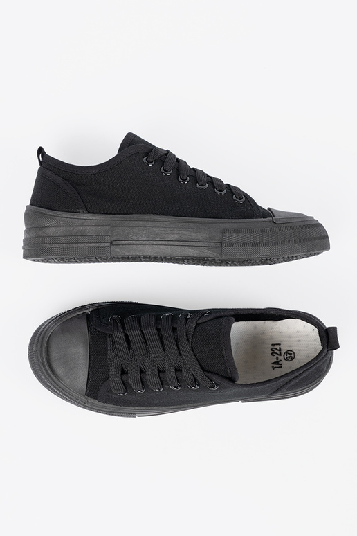 Pohodlné čierne topánky s nízkym zvrškom