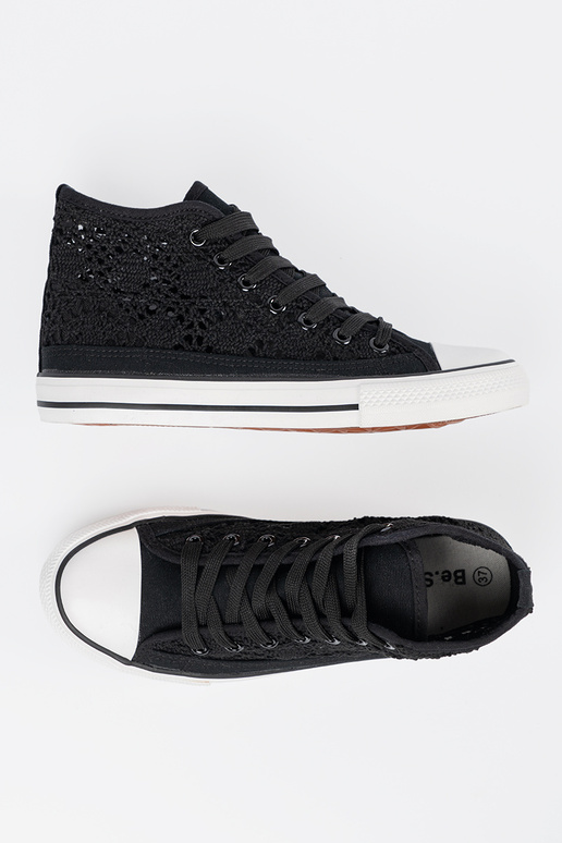 Čierne vysoké topánky s priedušnými... Čierne vysoké topánky s priedušnými...