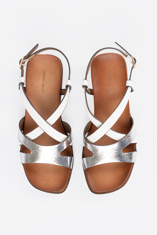 Zlaté sandále s čipkovanými detailmi Zlaté sandále s čipkovanými detailmi