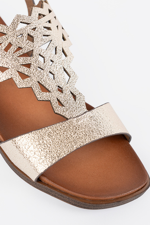 Slonovinové sandále na bielej platforme