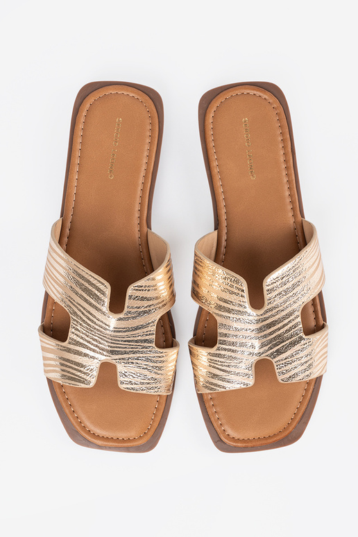 Zlaté šľapky s hranatou špičkou