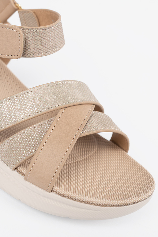 Čierne sandále so striebornými...