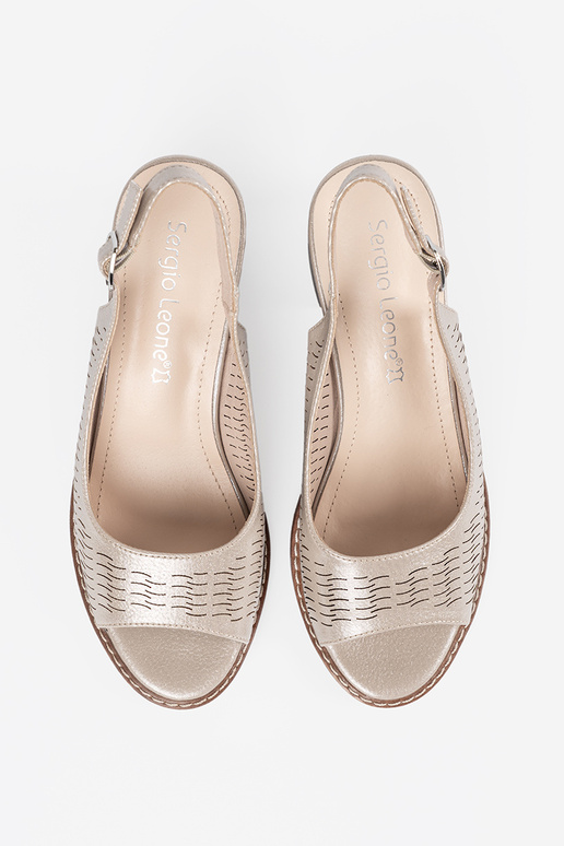 Zlaté dámske topánky na nízkom podpätku