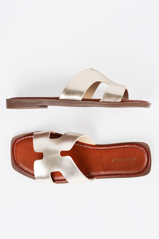 Svetlozlaté šľapky s hranatou špičkou