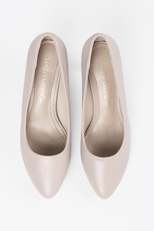 Šedé lodičky, Sergio Leone