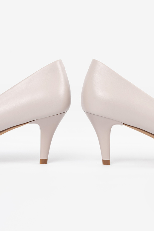 Šedé lodičky, Sergio Leone