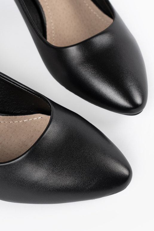 Čierne klasické lodičky, Sergio Leone