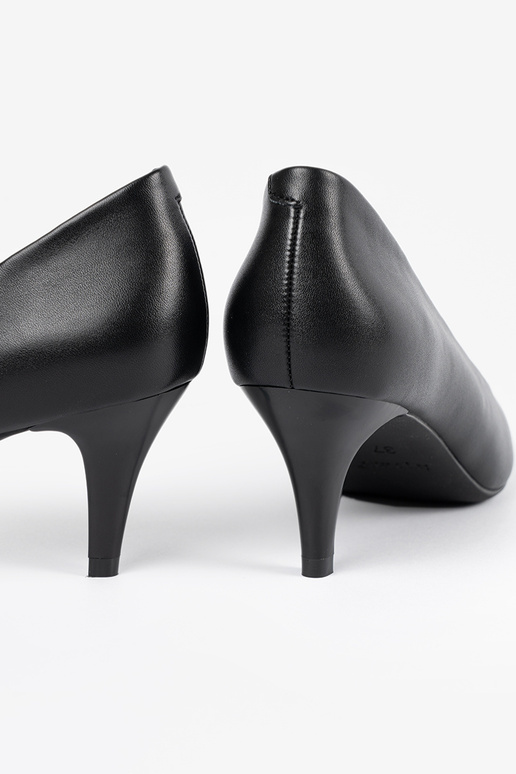 Čierne klasické lodičky, Sergio Leone