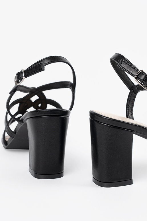 Čierne dámske sandále na vysokom...