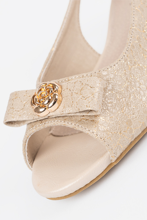 Poltopánky s otvorenou špičkou zlatej... Poltopánky s otvorenou špičkou zlatej...