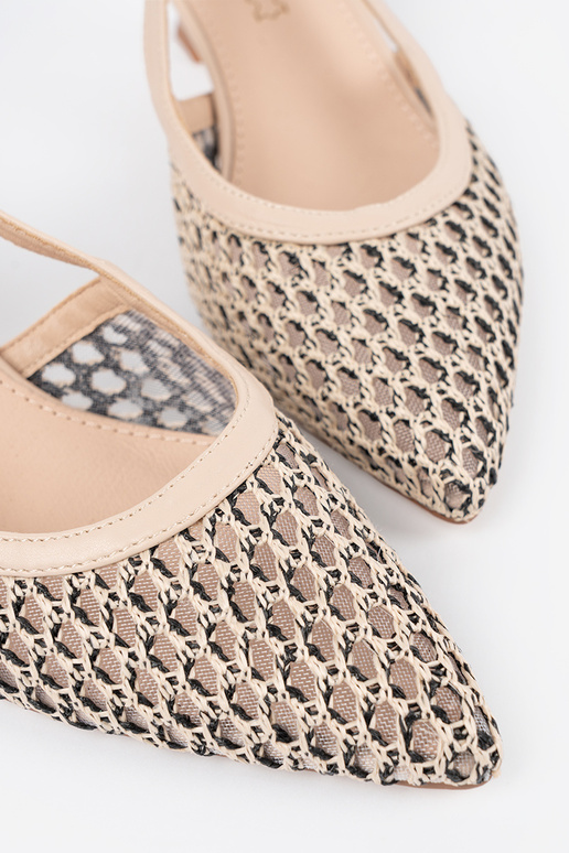 Lodičky s otvorenou špičkou na nízkom... Lodičky s otvorenou špičkou na nízkom...