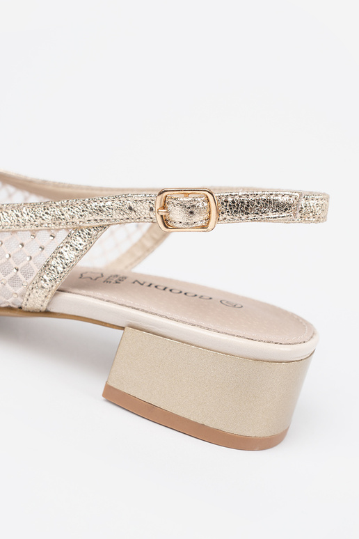 Sandále s dekoratívnou sieťkou zlatej...