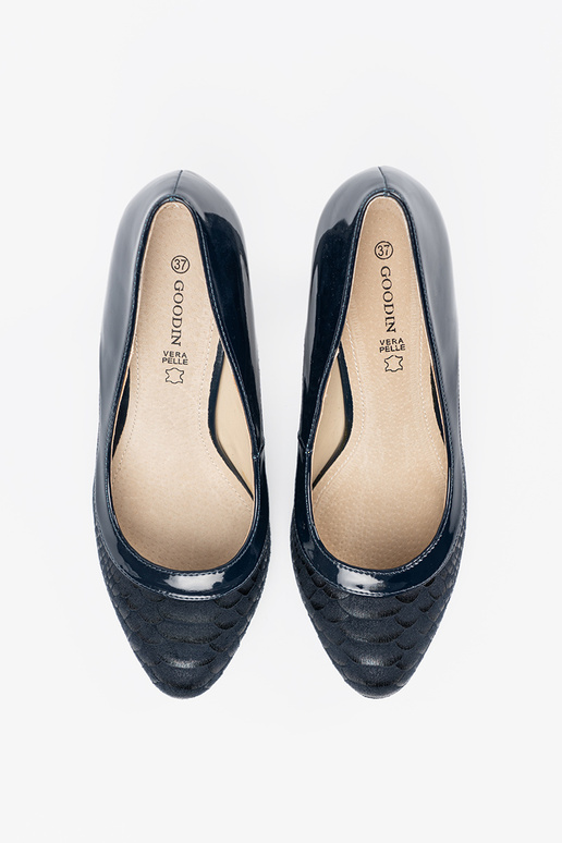 Pohodlné čierne sandále na vysokom...