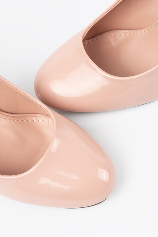 Farba slonoviny lakované lodičky