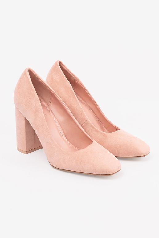 Žiarivo ružové sandále na vysokom...