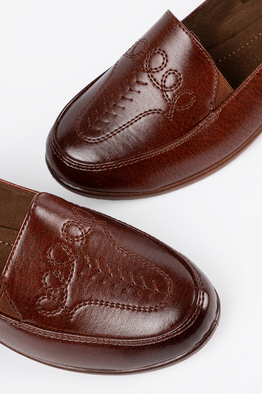 Klasické hnedé poltopánky s uzáverom