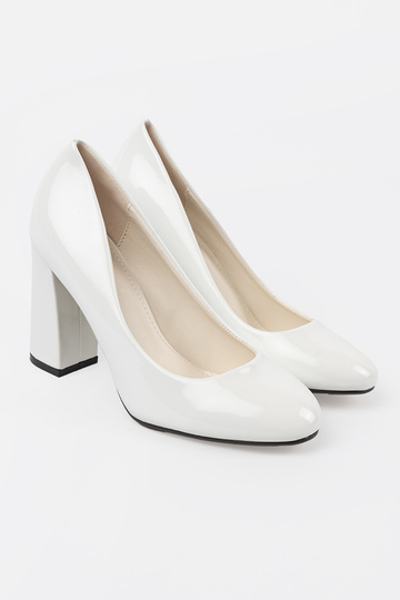 Biele lakované lodičky 2