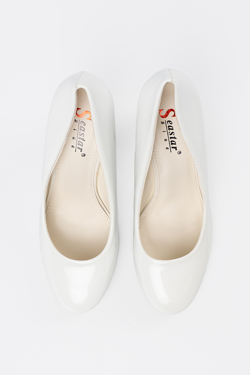 Biele lakované lodičky