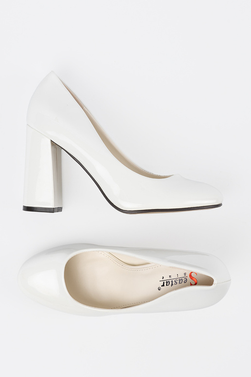 Biele lakované lodičky