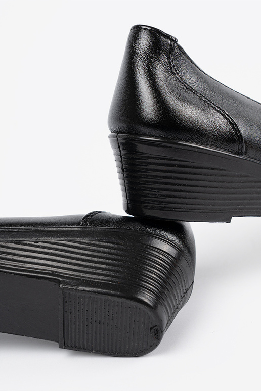 Dámske poltopánky s dekoratívnym...