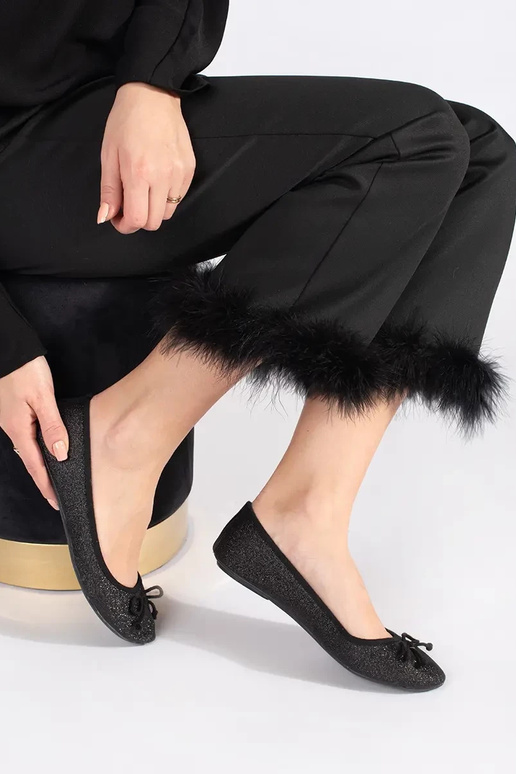 čierna lesklý balerínky s lukom