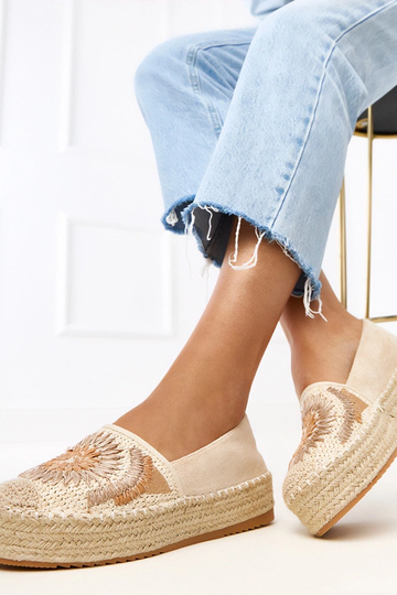 Ružové topánky na podpätku... 2