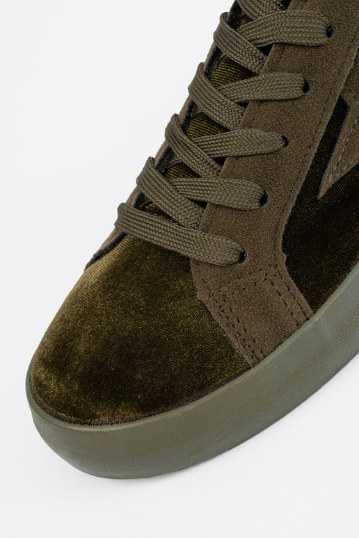 khaki farby Dámske čižmy s hviezdičkou khaki farby Dámske čižmy s hviezdičkou