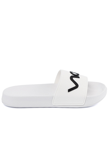 biela farba papuče s nápisom 2