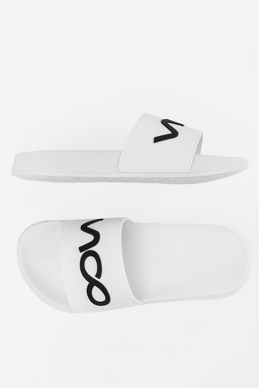 biela farba papuče s nápisom