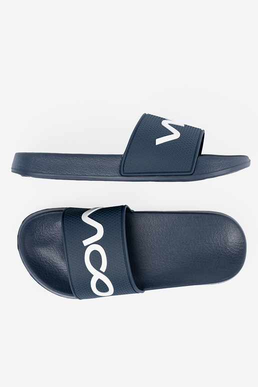 tmavomodrá papuče s nápisom