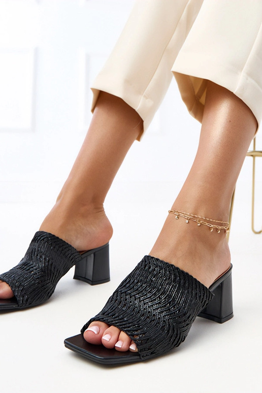 Čierne šľapky na podpätku s pletenými...