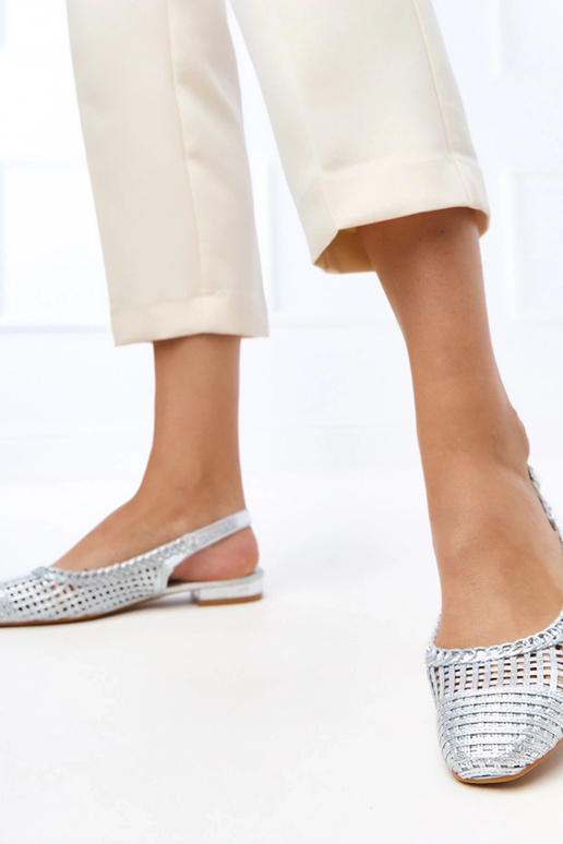 Strieborné perforované baleríny s...