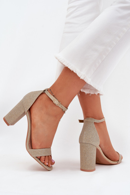 Lesk Dámske sandále na vysokom opätku zlatej farby Kavina