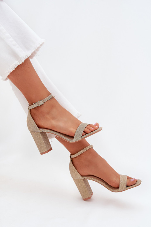 Lesk Dámske sandále na vysokom opätku zlatej farby Kavina