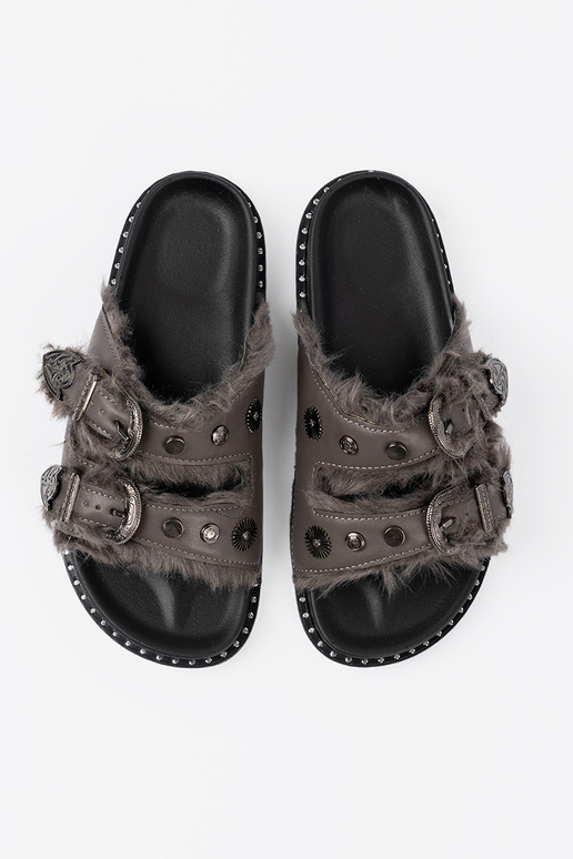 sivá papuče s kožušinou i ćIniekami