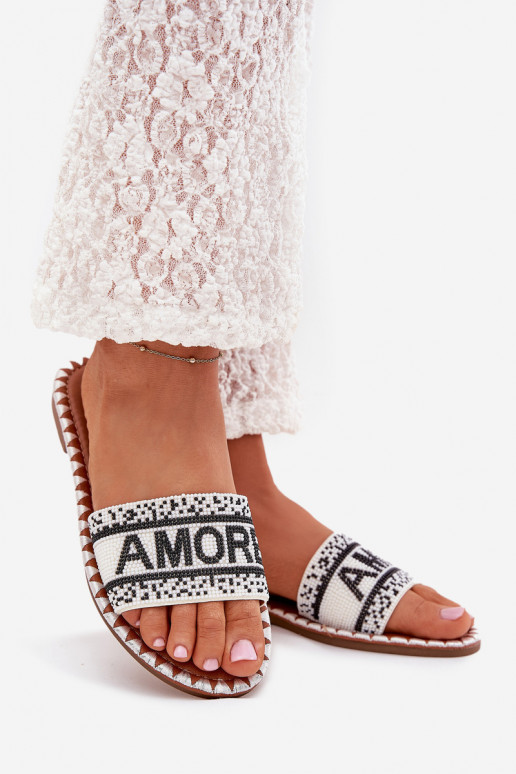 Dámske papuče so širokými podpätkami S Dekoráciou Amore biela farba Avelina