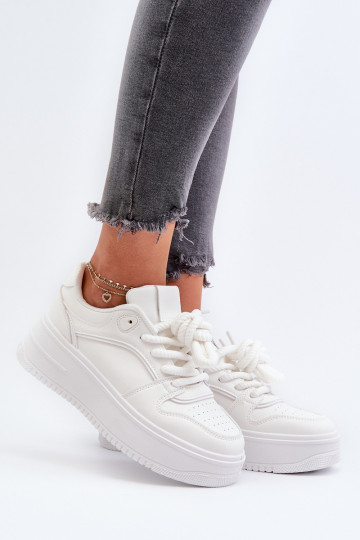 Biele sneakers modelové topánky na platforme z eko kože Vhisper