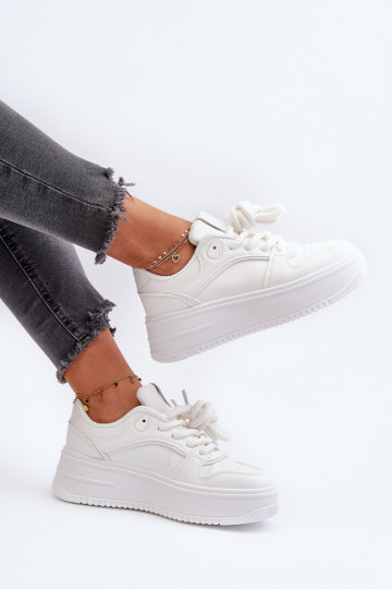 Biele sneakers modelové topánky na platforme z eko kože Vhisper 2