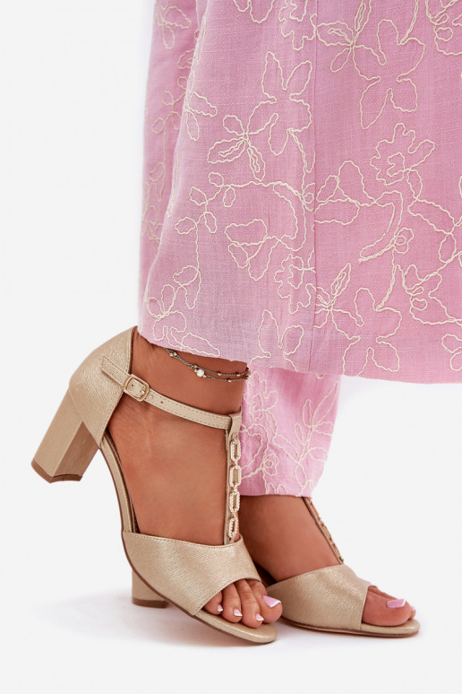 Dámske sandále na vysokom opätku so zdobenými podpätkami z eko kože zlatej farby Triavera