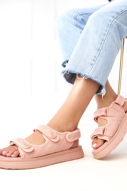 Ružové sandále s nastaviteľnými...