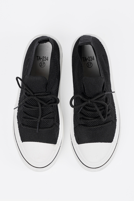 Trvalý model topánky čierna z ozdobnym šnurovaniem