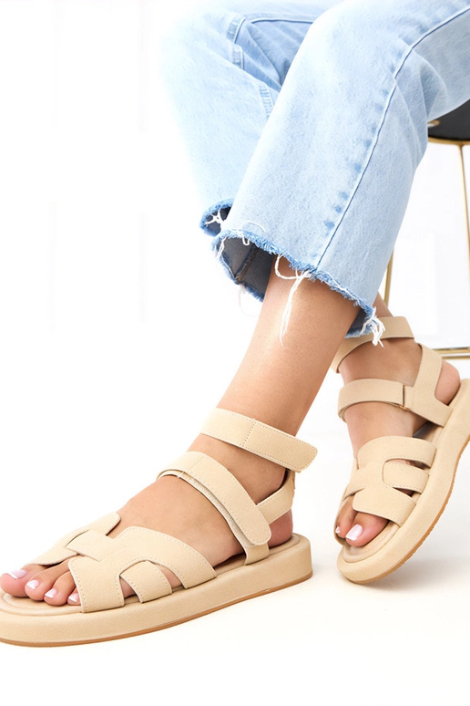 Pieskové sandále so zapínaním na...