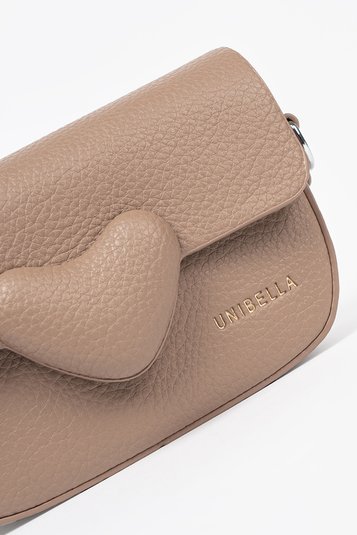 Poštárka so srdiečkami béžová