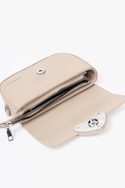 Málá dámska kabelka z ozdobnym Srdcem