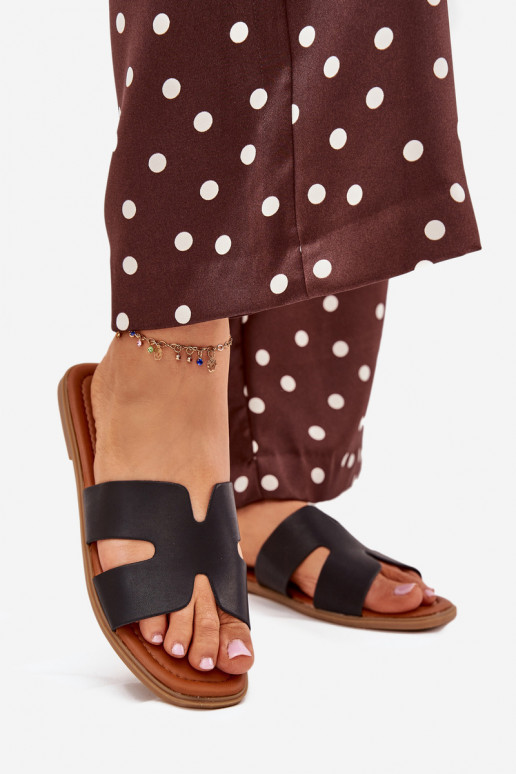 Papuče Dámsky byt S výrezmi čierna Salyra Papuče Dámsky byt S výrezmi čierna Salyra