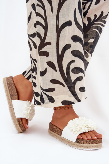 Dámske papuče s platformou S Ornatemi s kvetinovými motívmikami biela farba Tessara