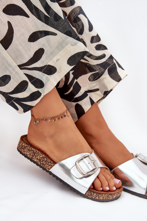 Dámske papuče s platformou s prackami strieborná farba Vianara