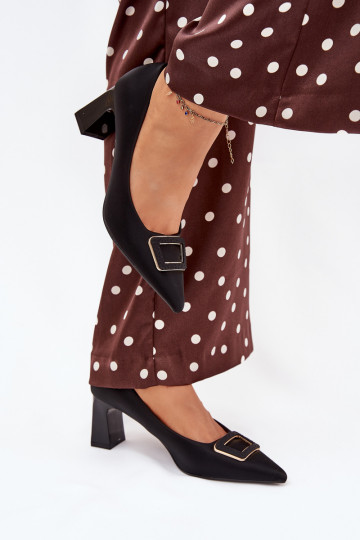 Topánky s podpätkami ozdobiť s prackami čierna Seriva